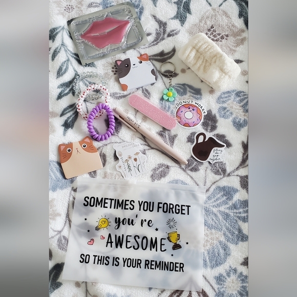 Cherry Print Quilted Make Up Bag Set - Picture 2 of 3